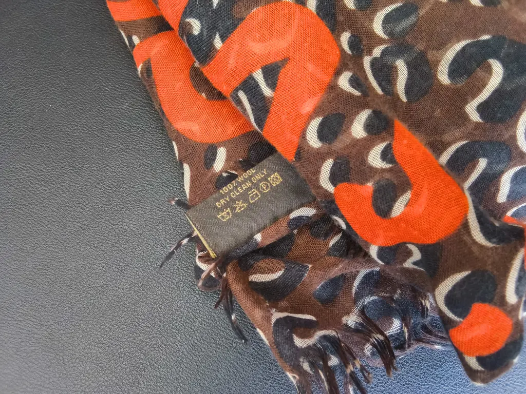 100% WOOL SHAWL/ SCARF Image 1++