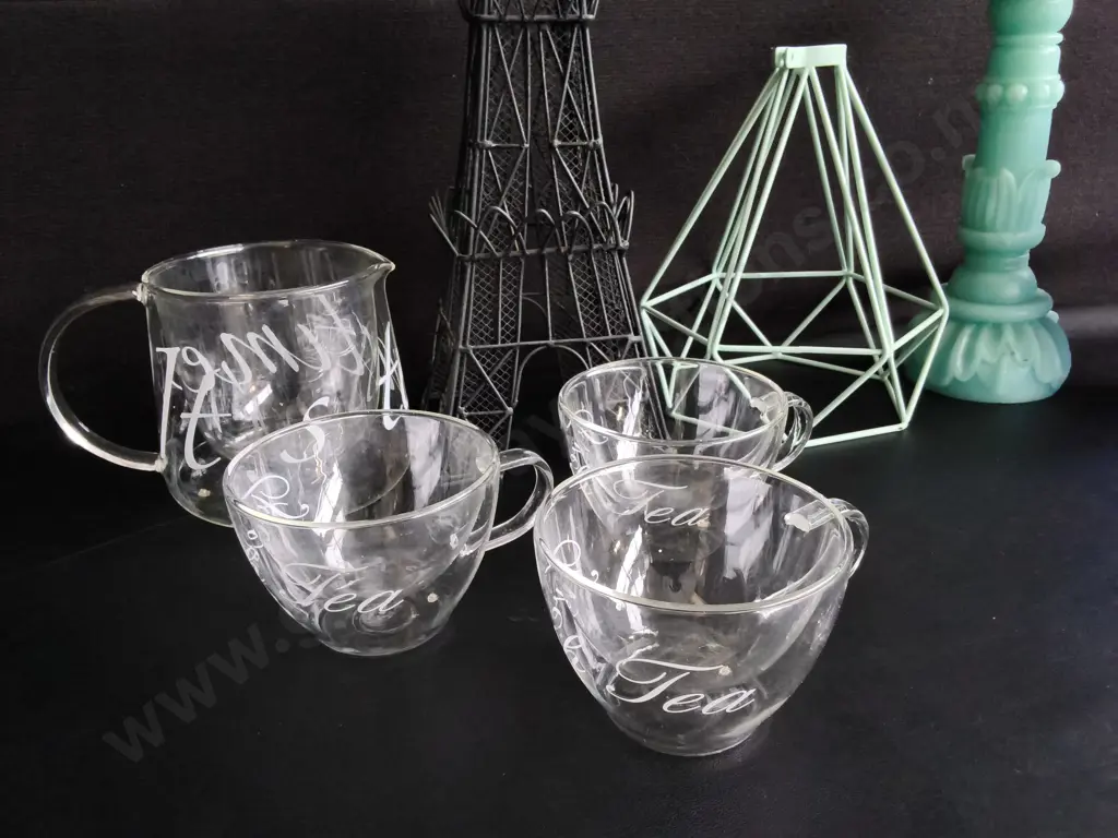 MIX OF DECORATIVE ITEMS, TALLEST H 47 CM Image 1++