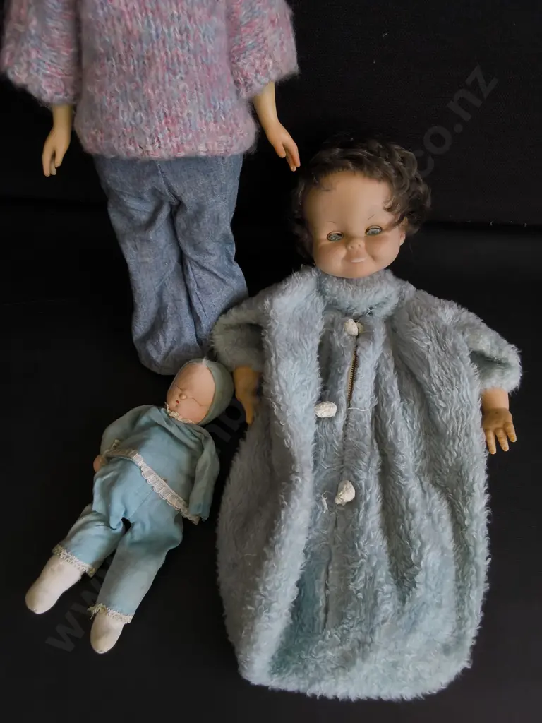 3 VINTAGE DOLLS, TALLEST H 50 CM Image 1++