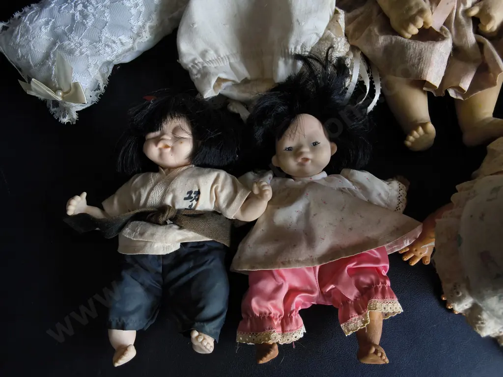 COLLECTION OF VINTAGE BABY DOLLS Image 1++