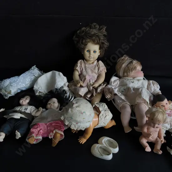 COLLECTION OF VINTAGE BABY DOLLS