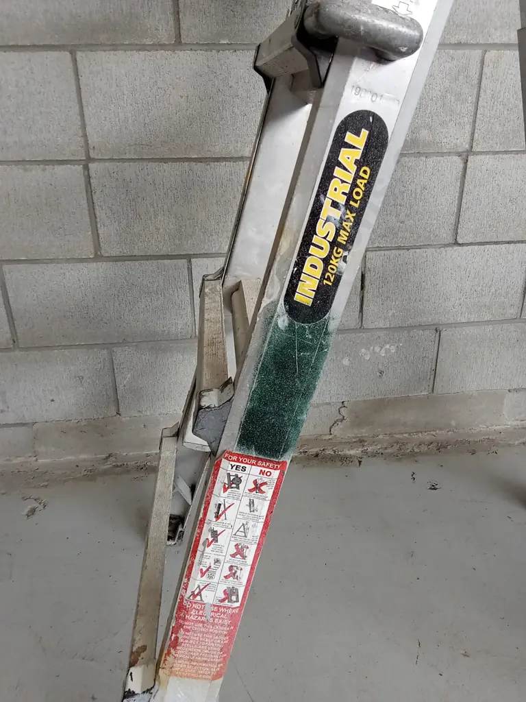 INDUSTRIAL LADDER Image 1++