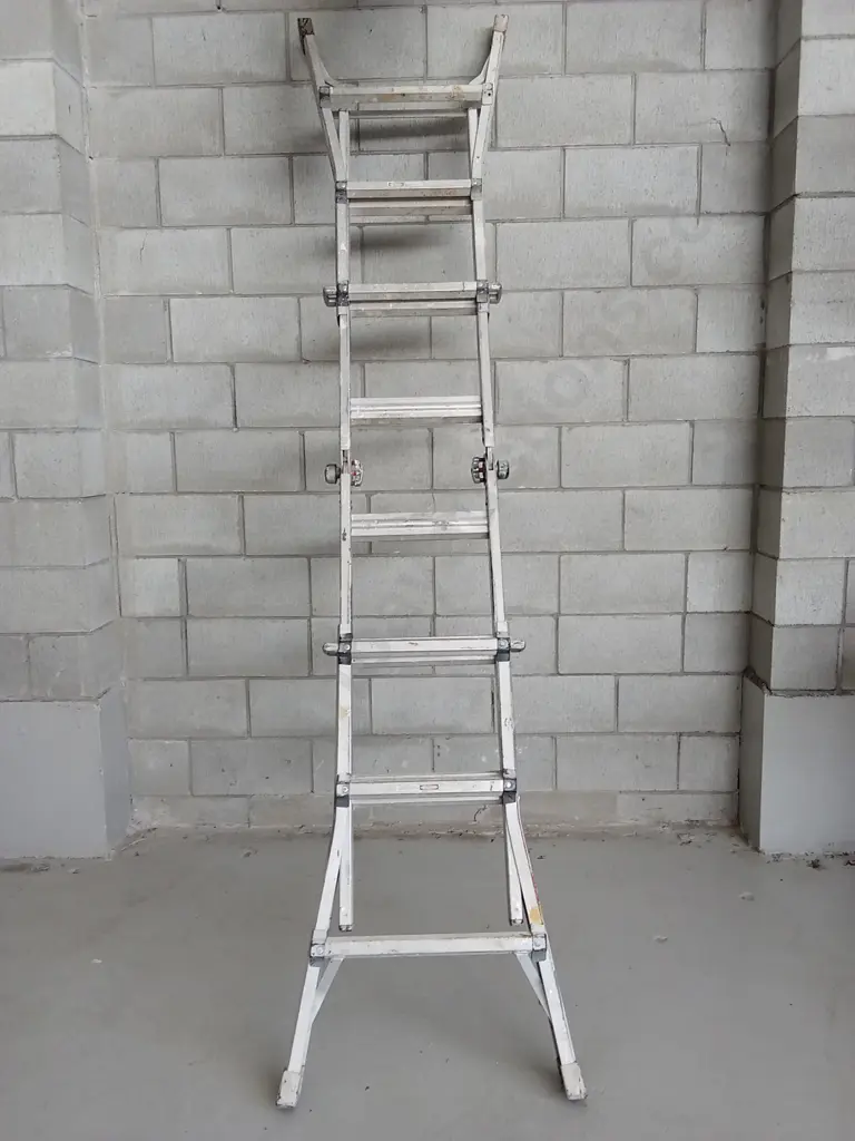 INDUSTRIAL LADDER Image 1++