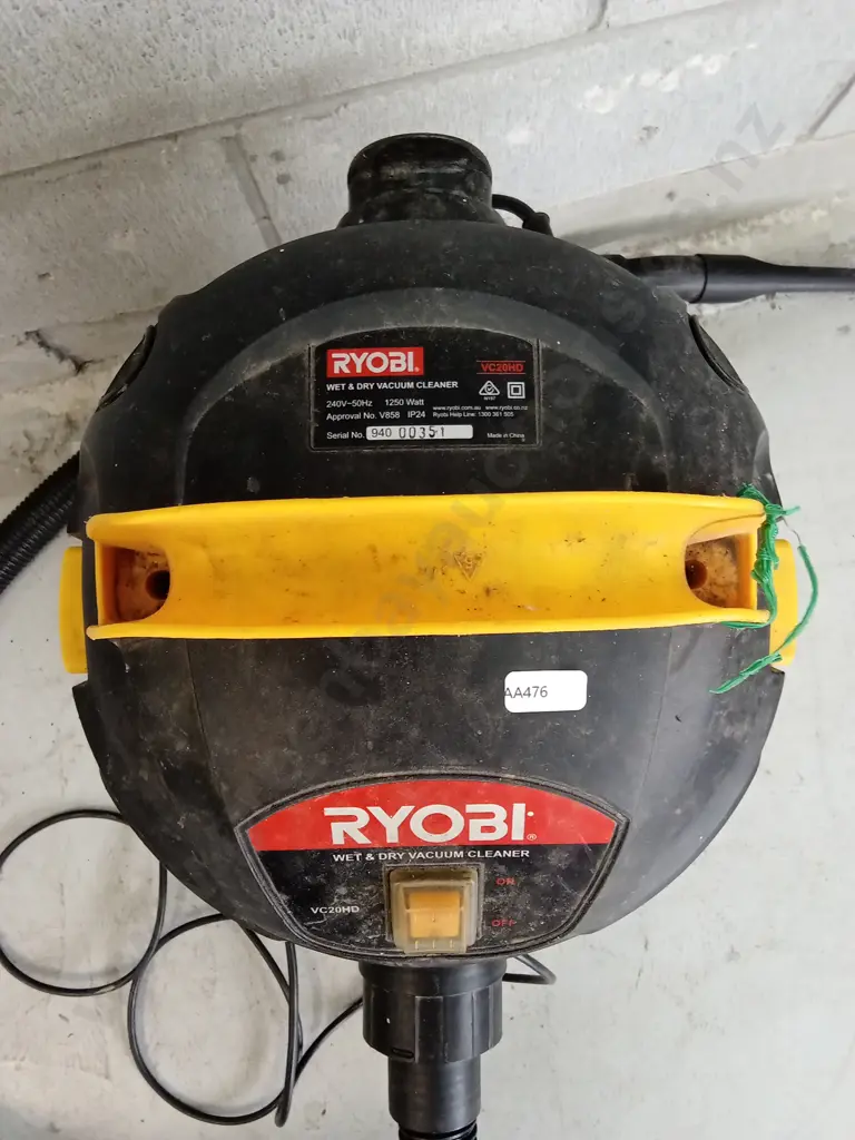 RYOBI WET AND DRY VACUUM CLEANER Image 1++