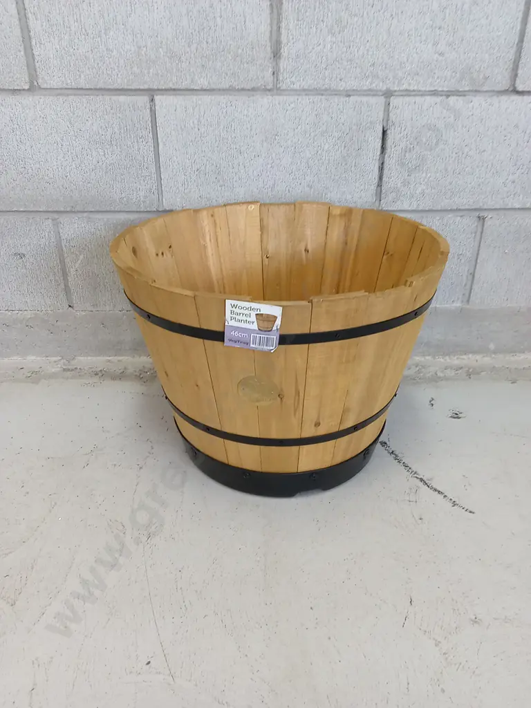 BRAND NEW VEGTRUG WOODEN BARREL PLANTER 46CM Image 1++