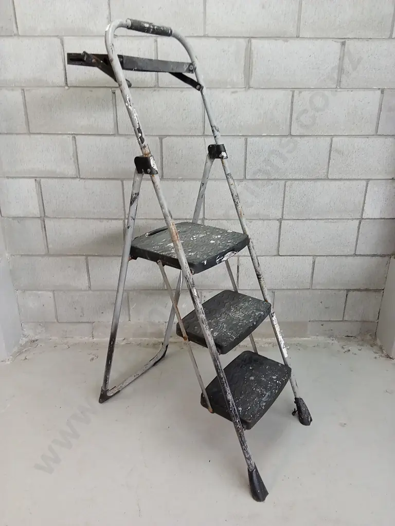 FOLDING STEP LADDER, 150CM HIGH Image 1++