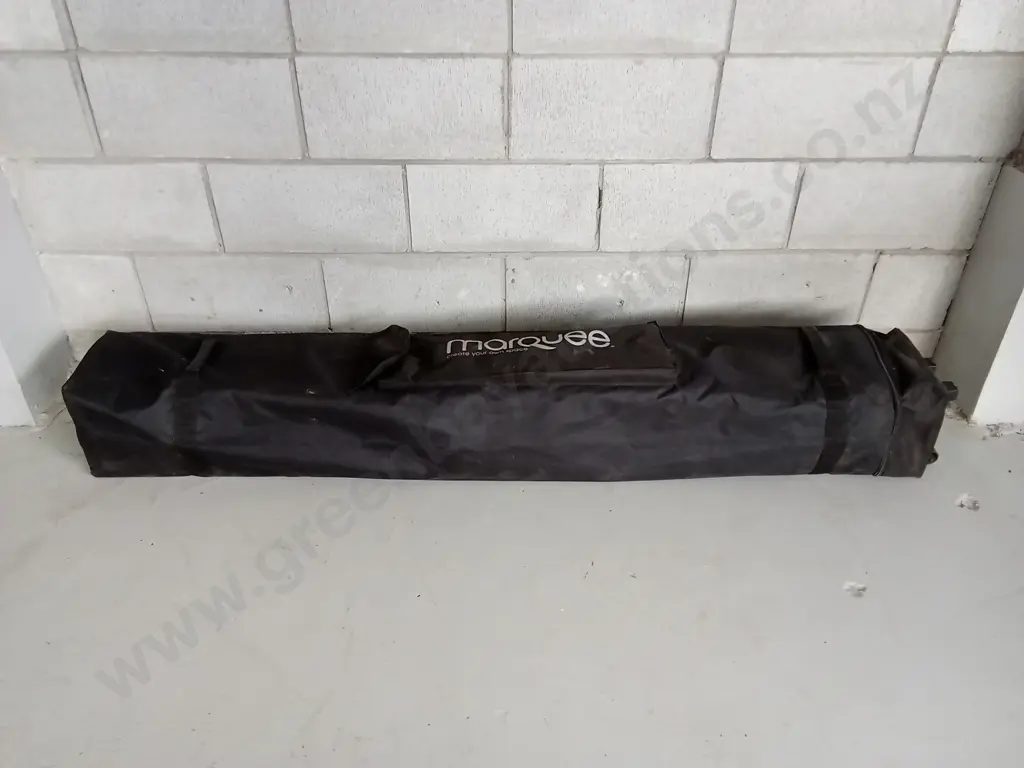 MARQUEE FRAME IN CASE (NO COVER), H 213CM X W 300CM, PEAK OF ROOF IS 333CM Image 1++