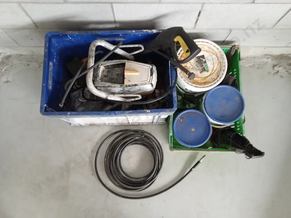 MIX OF PAINTING AND PRESSURE WASHING TOOLS Image 1++