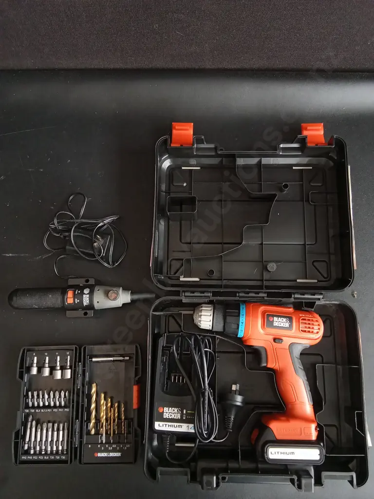 BLACK AND DECKER DRILL WITH PIECES Image 1++