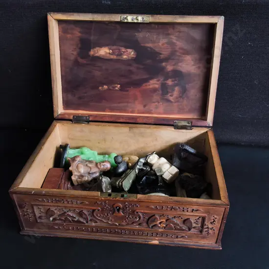 VINTAGE HAND CARVED WOODEN JEWELRY BOX AND ASIAN DEITY FIGURINE COLLECTION, BOX W 31 CM