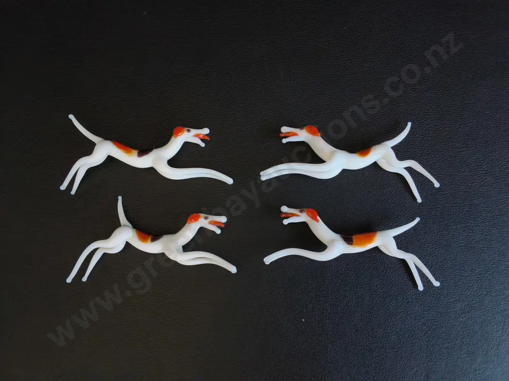 VINTAGE MURANO STYLE LAMPWORK GLASS HOUND DOGS, SET OF 4, W 8 CM Image 1++