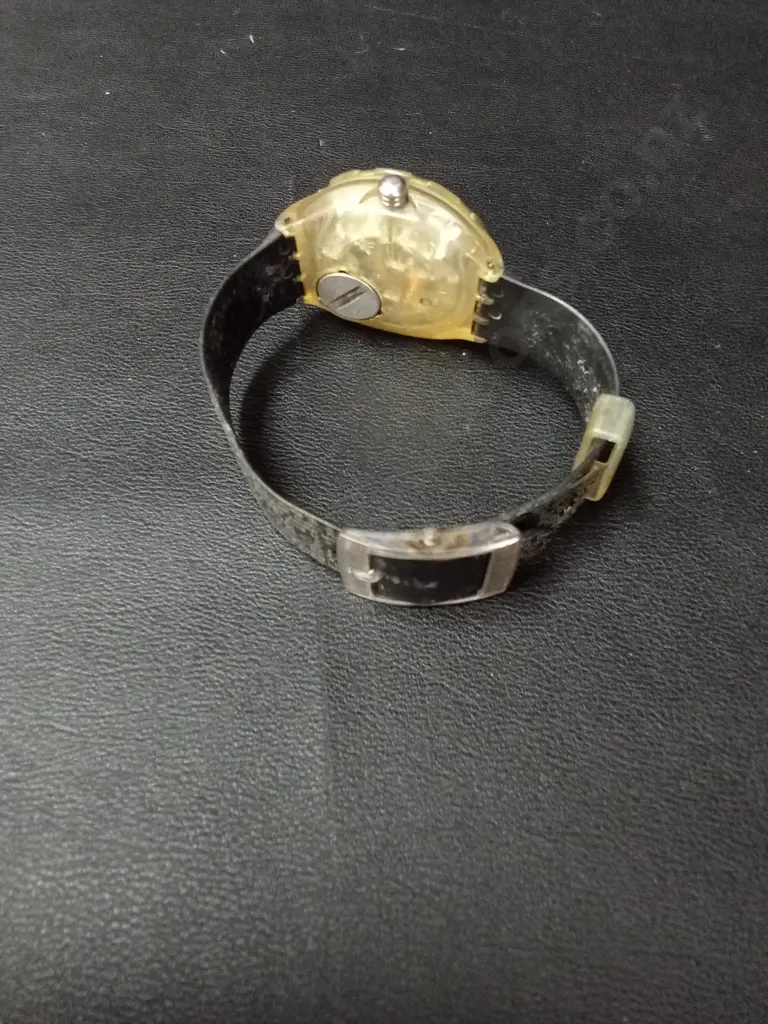 VINTAGE SWATCH WATCH, NEEDS BATTERY Image 1++