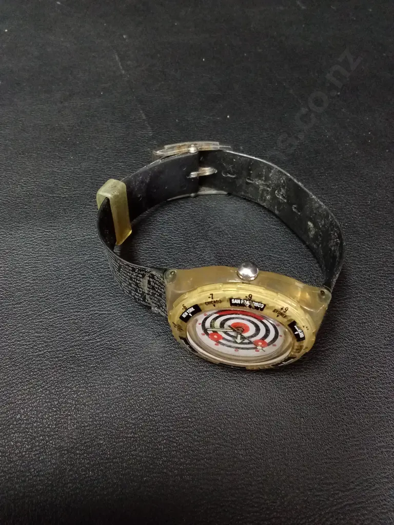 VINTAGE SWATCH WATCH, NEEDS BATTERY Image 1++