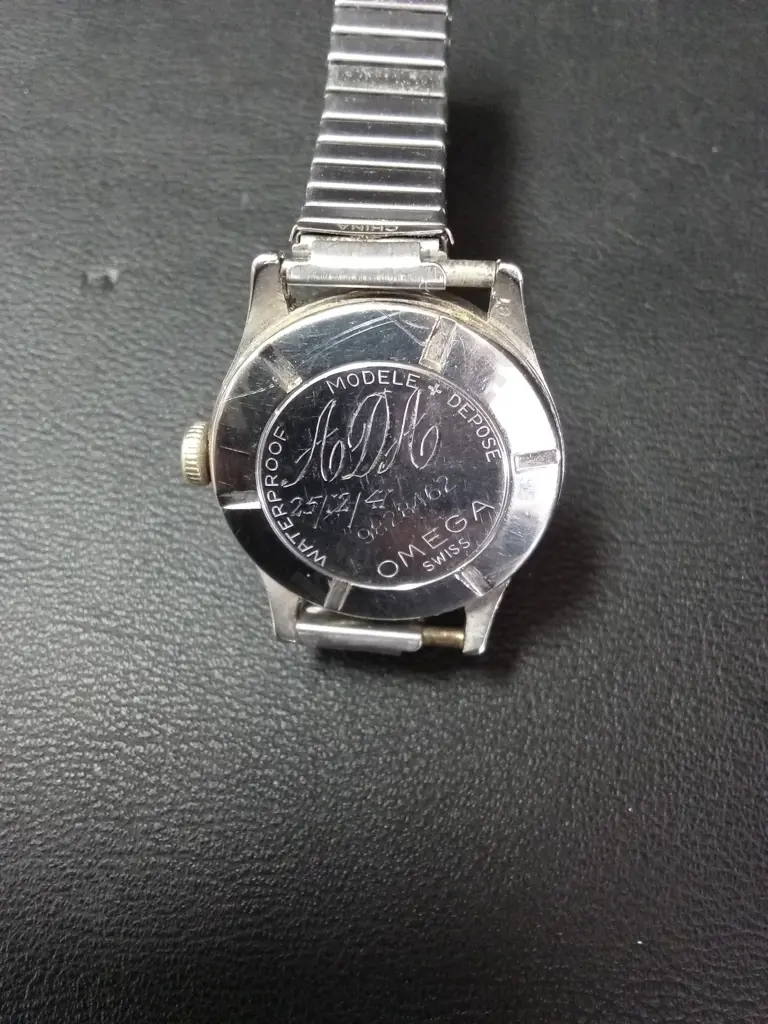 VINTAGE 1940 OMEGA WRIST WATCH, WITH 1941 PRESENTATION ENGRAVING FANTASTIC PATINA ON ORGINAL DIAL Image 1++