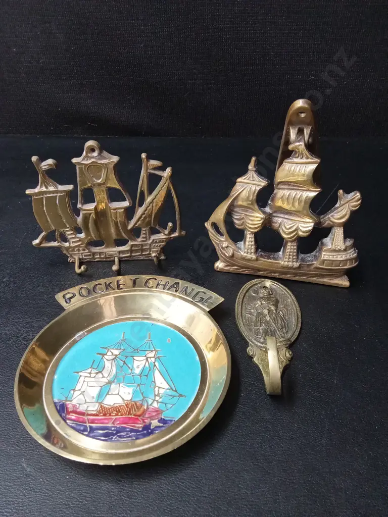 4 SHIP ITEMS TALLEST 13CM Image 1++