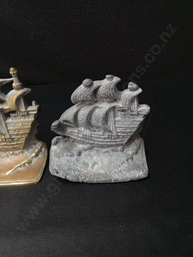 3 VINTAGE SHIP BOOKENDS TALLEST H14CM Image 1++