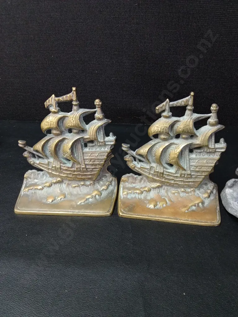 3 VINTAGE SHIP BOOKENDS TALLEST H14CM Image 1++