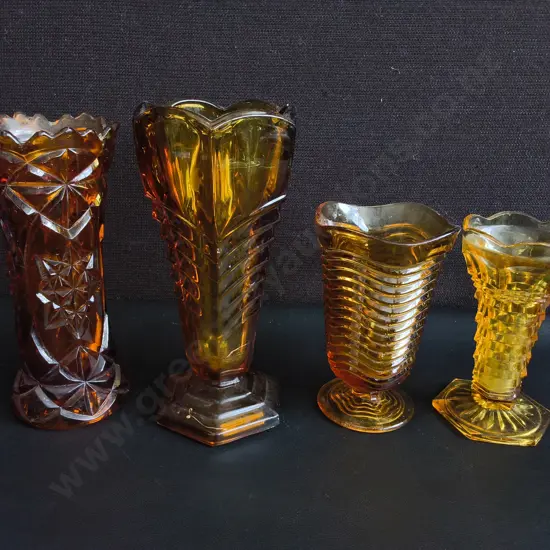 VINTAGE 1930S ART DECO AMBER AND MARIGOLD PRESSED GLASS VASES, 4 PIECES, TALLEST H 21 CM