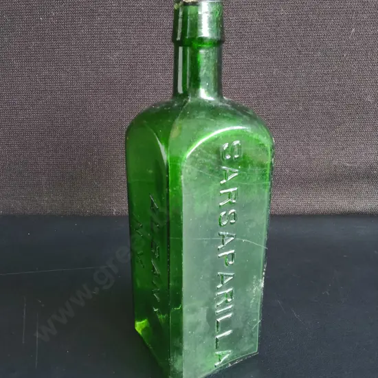 ANTIQUE DR. TOWNSEND'S SARSAPARILLA GLASS MEDICINE BOTTLE FROM ALBANY NY, 1800S, H 24 CM