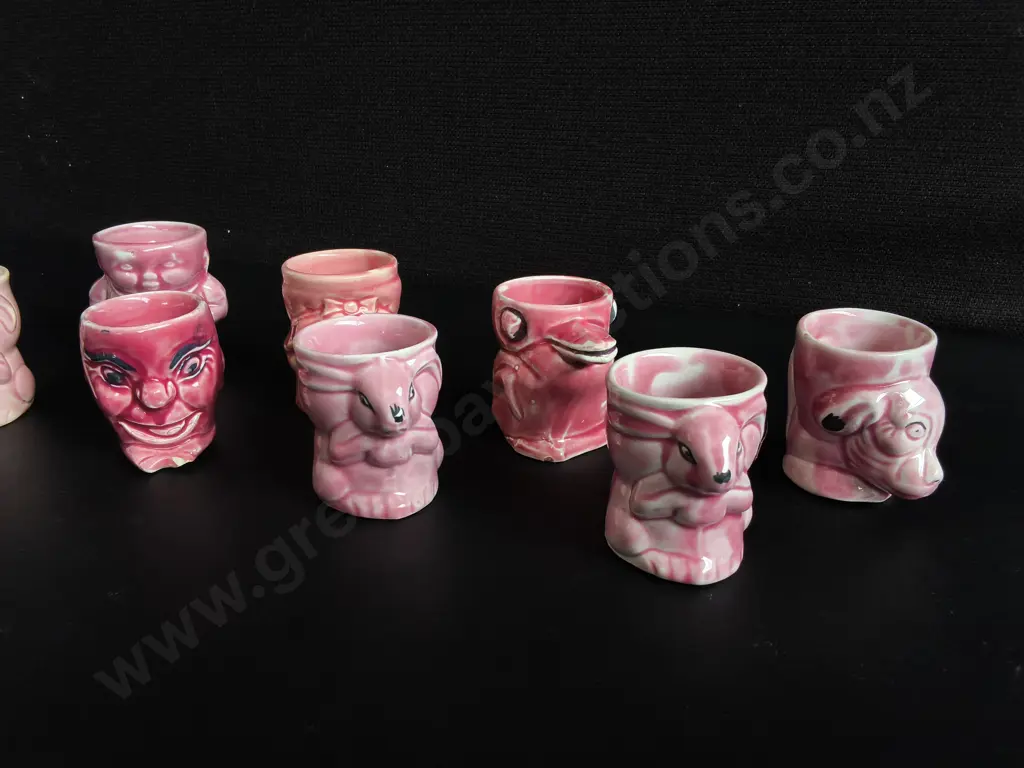 VINTAGE ROYAL ART POTTERY PINK EGG CUPS, SET OF 8, MID CENTURY NOVELTY KITSCH CHARACTER CUPS, LONGTON ENGLAND, H 6 CM Image 1++