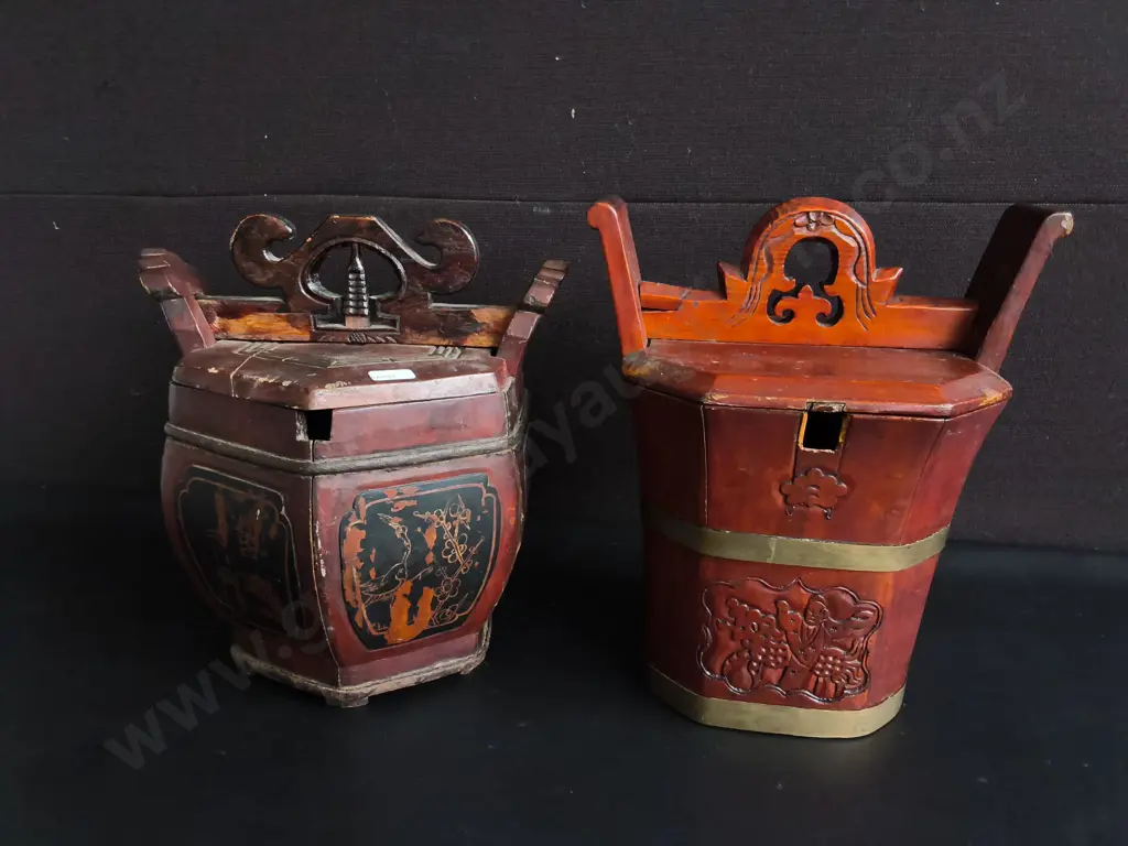 PAIR OF VINTAGE CHINESE RED LACQUER WOODEN CADDIES, TALLEST H 32 CM Image 1++