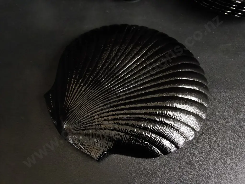 VINTAGE ARCOROC FRANCE BLACK GLASS COFFEE CUPS AND SAUCERS SET, "COQUILLAGE" BLACK SHELL PATTERN, 12 PIECES Image 1++