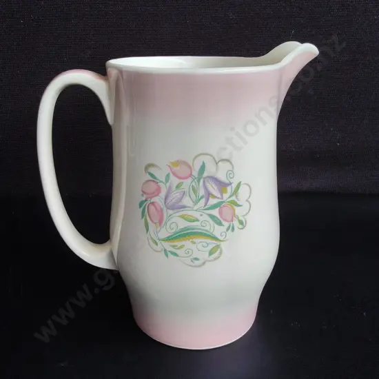 VINTAGE SUSIE COOPER MILK JUG, DRESDEN SPRAY PATTERN, MADE IN ENGLAND, H 21 CM