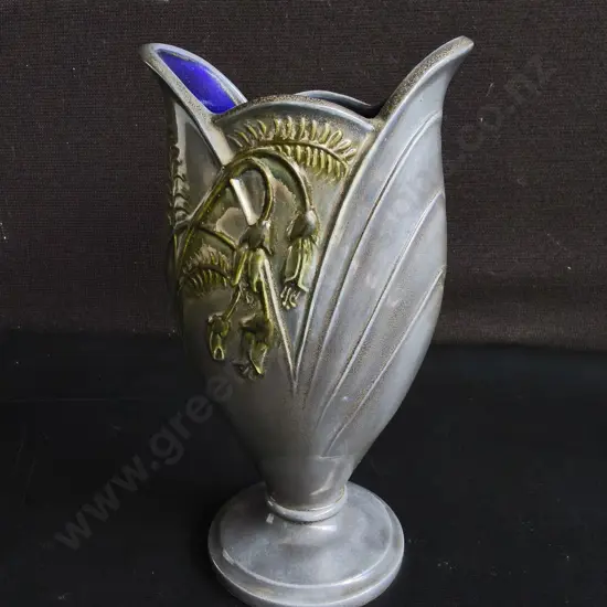 VINTAGE TITIAN STUDIO NZ POTTERY KŌWHAI FLOWER VASE, "EUNICE" SIGNED EDITION, 1950S/60S, H 24 CM