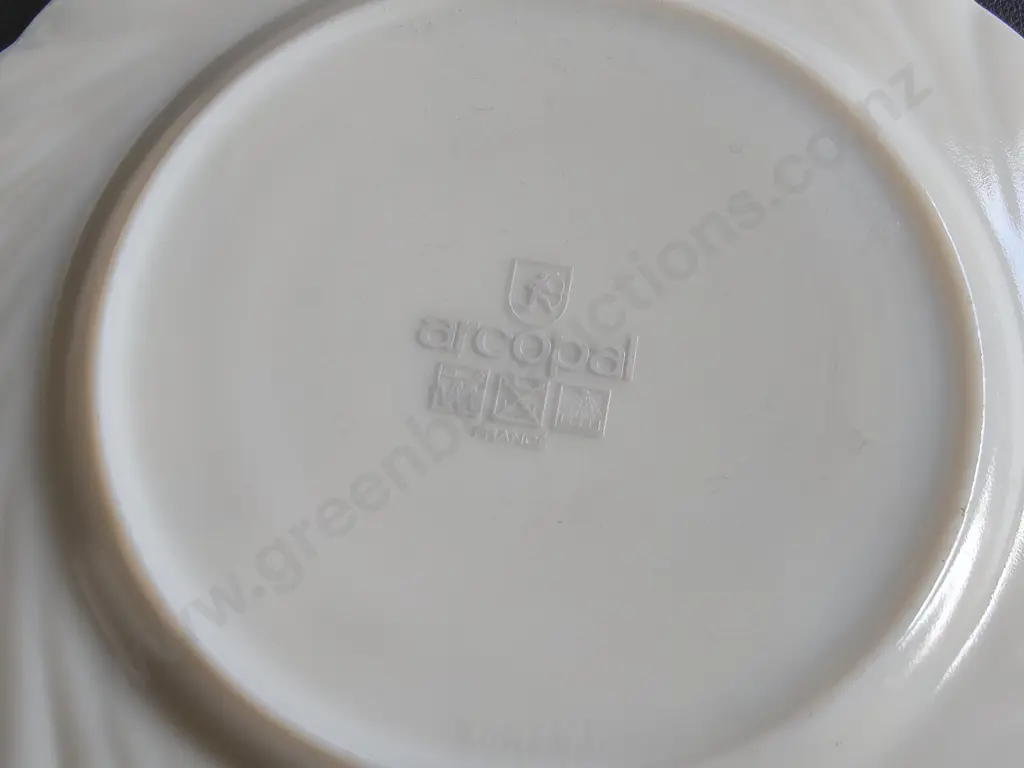 VINTAGE SARCOPAL FRANCE CHAMPRETE OPAL GLASS DINNER AND TEA SET, 36 PIECES Image 1++