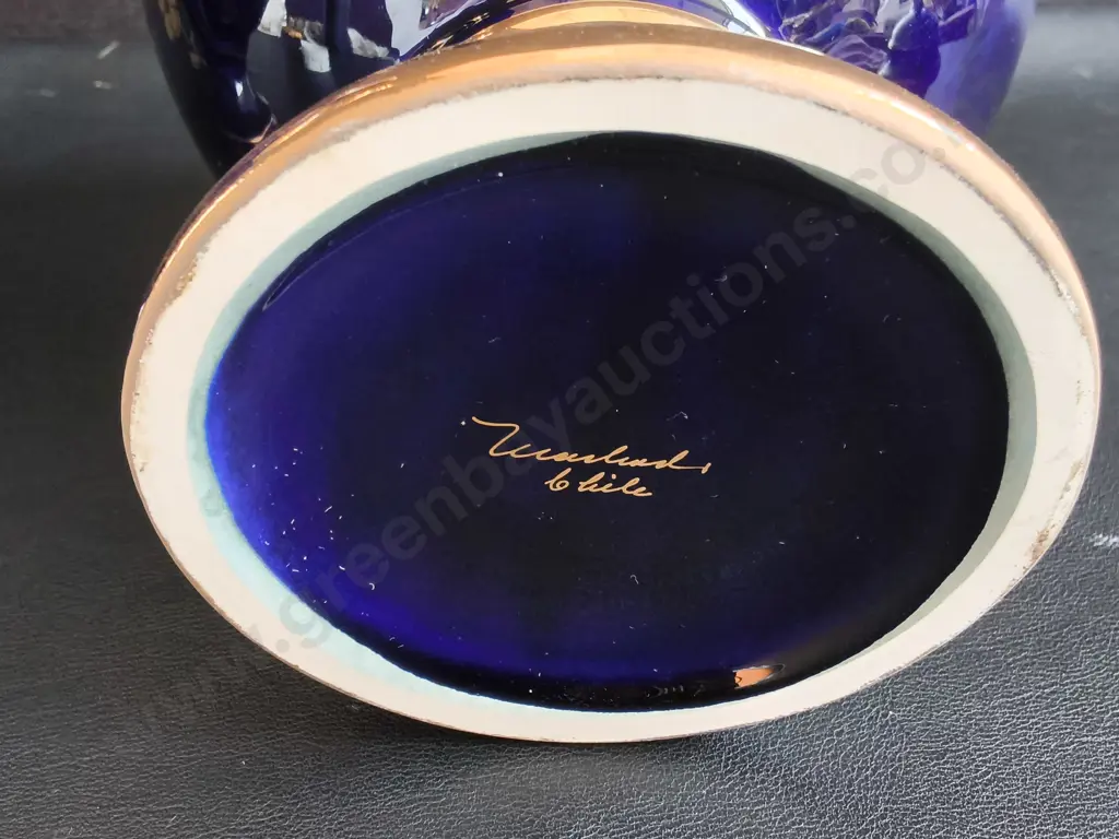 VINTAGE WOULIND CHILE COBALT BLUE PORCELAIN COVERED URNS, PAIR OF FLORAL VASES, TALLEST H 34 CM Image 1++