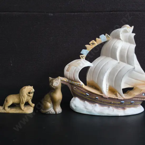 3 PIECES DECORATIVE CERAMIC SHIP AND PAIR OF AND ANIMAL FIGURINES, TALLEST H 22 CM