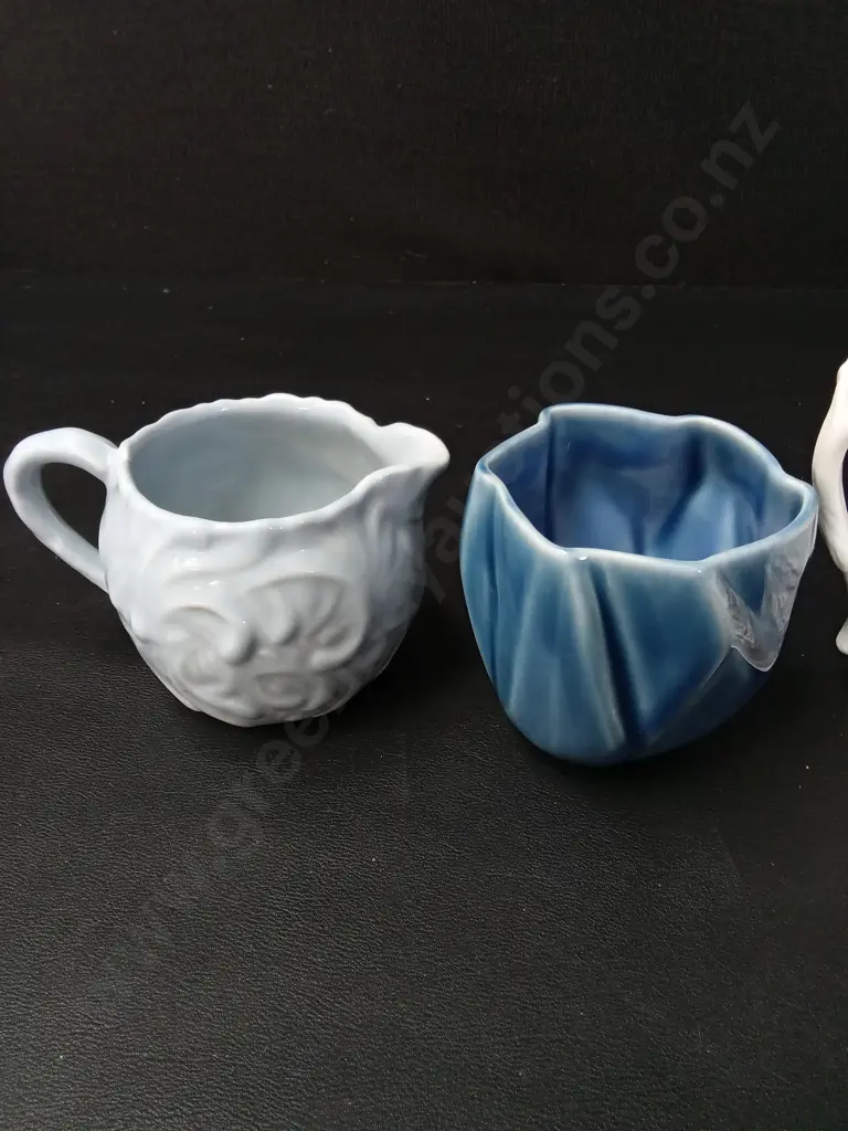 4 CERAMIC JUGS / CUPS TALLEST H10CM Image 1++