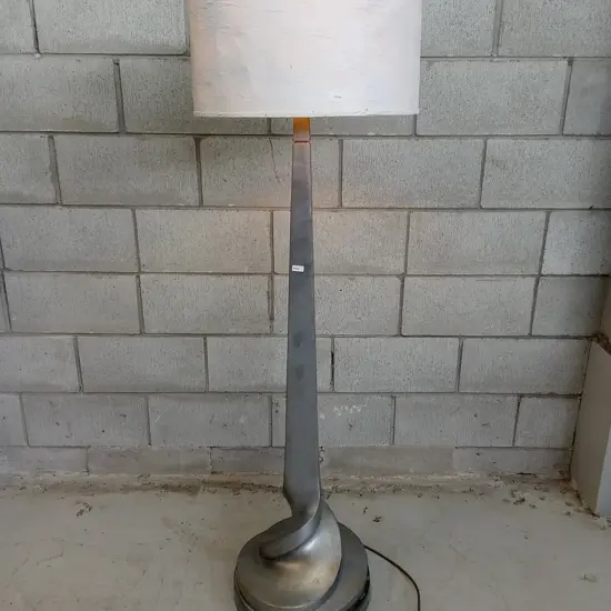 WORKING VINTAGE SCULPTURAL SWIRL FLOOR LAMP, H 144CM