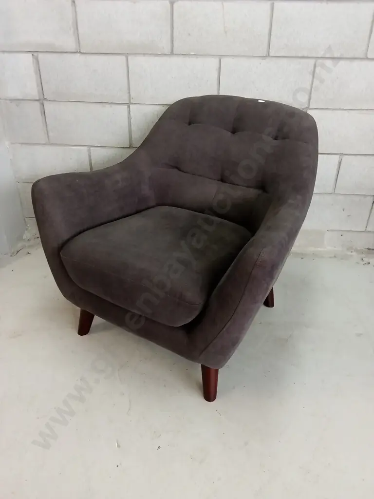 MID-CENTURY MODERN TUFTED ACCENT CHAIR, H 78 Image 1++