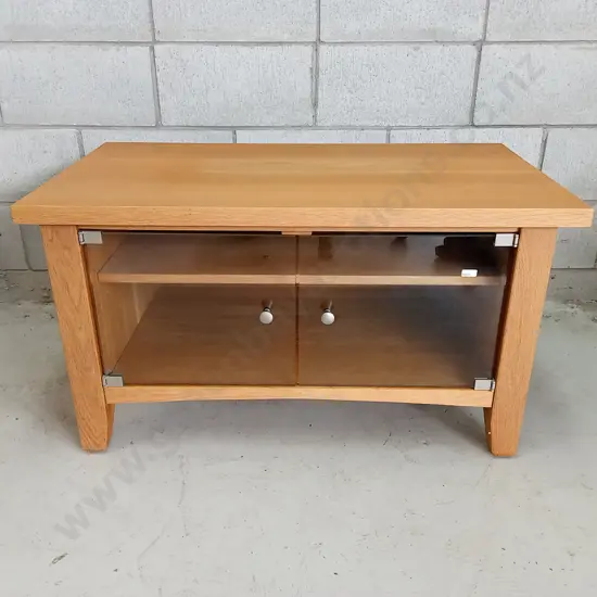 WOODEN TV CABINET, H 51CM X W 91CM X D 50CM