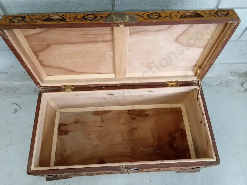 VINTAGE CHINESE HAND CARVED WOODEN CHEST, H 37CM W 70CM X D 34CM Image 1++