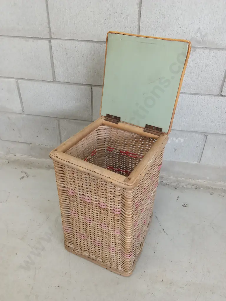 VINTAGE RATTAN LAUNDRY HAMPER, H 53CM X W 30CM X D 33CM Image 1++