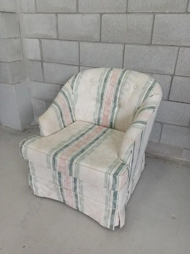 VINTAGE UPHOLSTERED CHAIR, H 73CM Image 1++