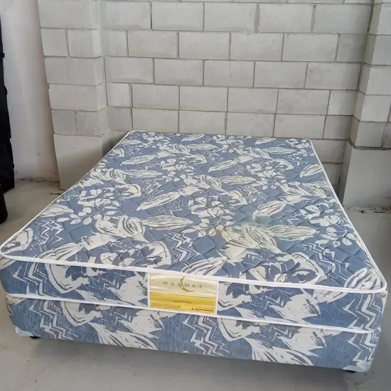 QUEEN MAGNET MATTRESS WITH MATCHING BASE