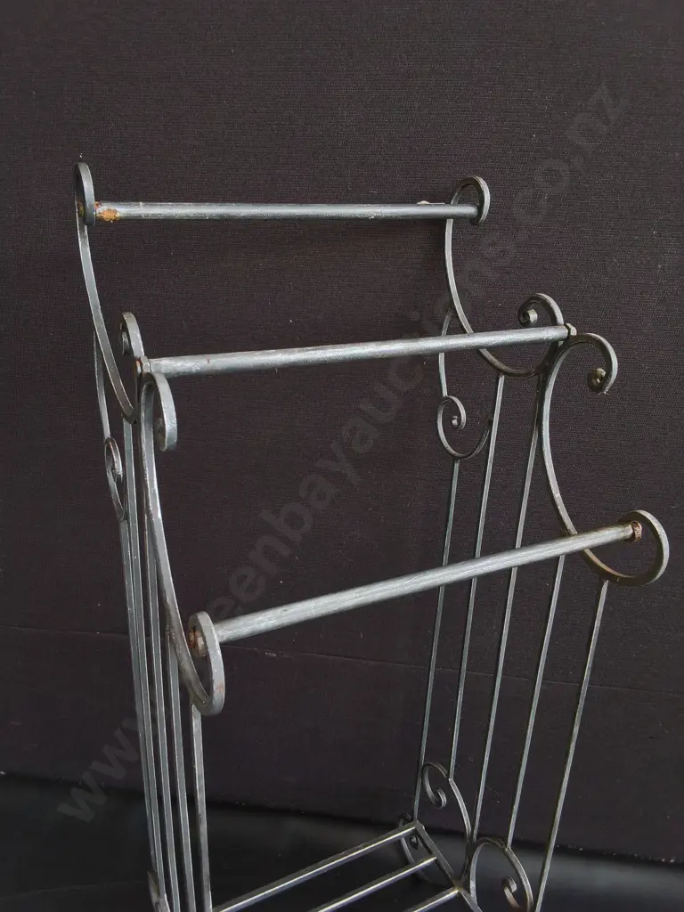 VINTAGE FRENCH PROVINCIAL STYLE WROUGHT IRON TOWEL RAIL AND QUILT STAND, H 92 CM Image 1++