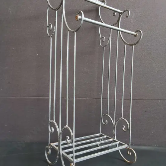 VINTAGE FRENCH PROVINCIAL STYLE WROUGHT IRON TOWEL RAIL AND QUILT STAND, H 92 CM
