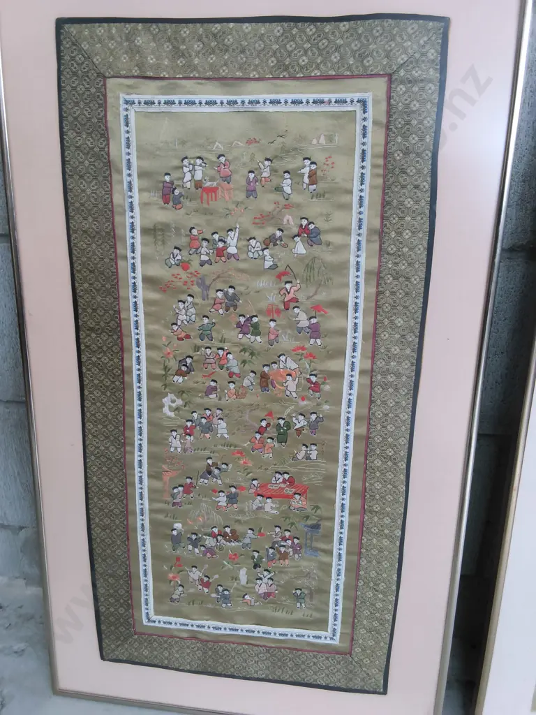 PAIR OF VINTAGE FRAMED CHINESE SILK EMBROIDERY PANELS, TALLEST H 78 CM X W 44 CM Image 1++