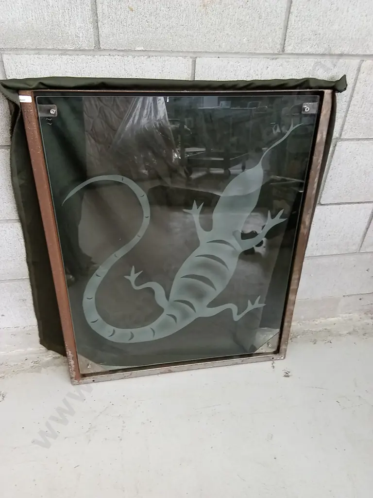 VINTAGE METAL FRAMED GLASS PANEL LIZARD FROST PRINT, 85CM X 70CM Image 1++