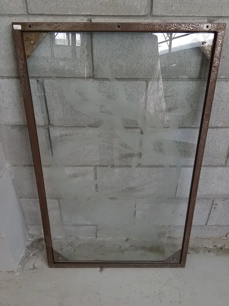 VINTAGE METAL FRAMED GLASS PANEL LIZARD FROST PRINT, 111CM X 70CM, Image 1++