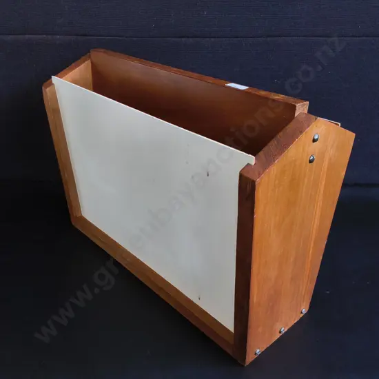 VINTAGE MID CENTURY MODERN WOODEN MAGAZINE RACK, W 41 CM X H 31 CM