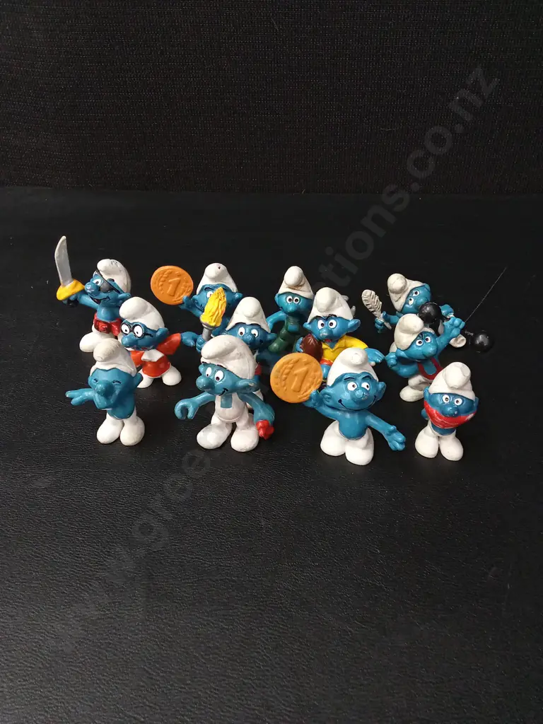 12 VINTAGE SMURF FIGURINES TALLEST H6CM Image 1++