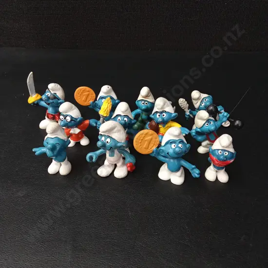 12 VINTAGE SMURF FIGURINES TALLEST H6CM