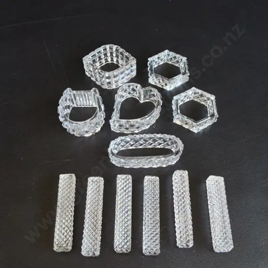 COLLECTION OF VINTAGE CUT GLASS TABLEWARE ACCESSORIES, INCLUDING NAPKIN RINGS, AND KNIFE RESTS