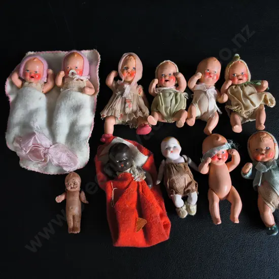 VINTAGE 1930S-1950S MINIATURE CELLULOID AND PLASTIC BABIES, 11 PIECES