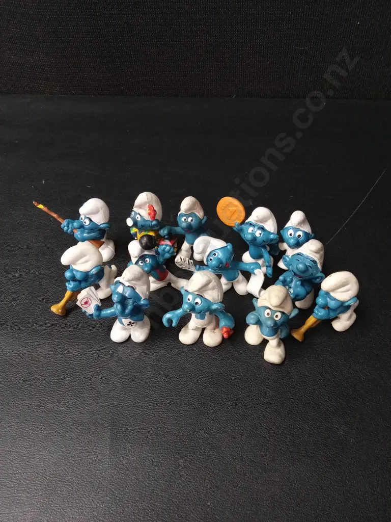 13 VINTAGE SMURF FIGURINES TALLEST H6CM Image 1++